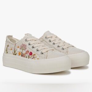 Sadie-Sun Embroidered Lace Up Platform Sneakers